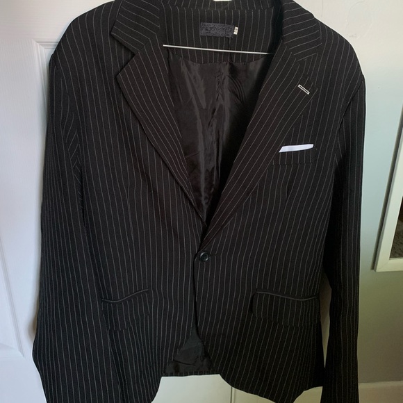 Black and white men suit (BLAZER AND PANTS INCLUDED) - Picture 1 of 8